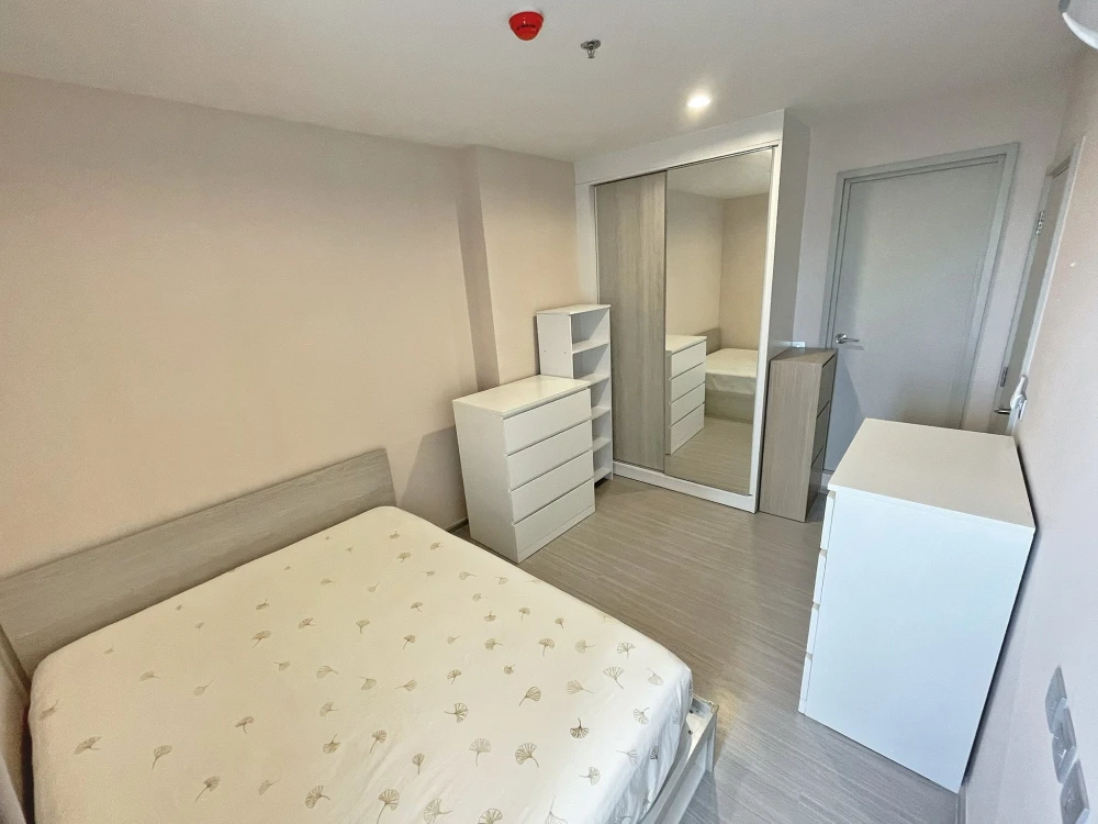 For sale Aspire Erawan Prime 7th floor, spacious room, 1 bedroom, 1 multipurpose room, don't miss it.
