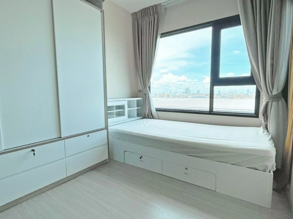 For sale Aspire Erawan Prime 7th floor, spacious room, 1 bedroom, 1 multipurpose room, don't miss it.