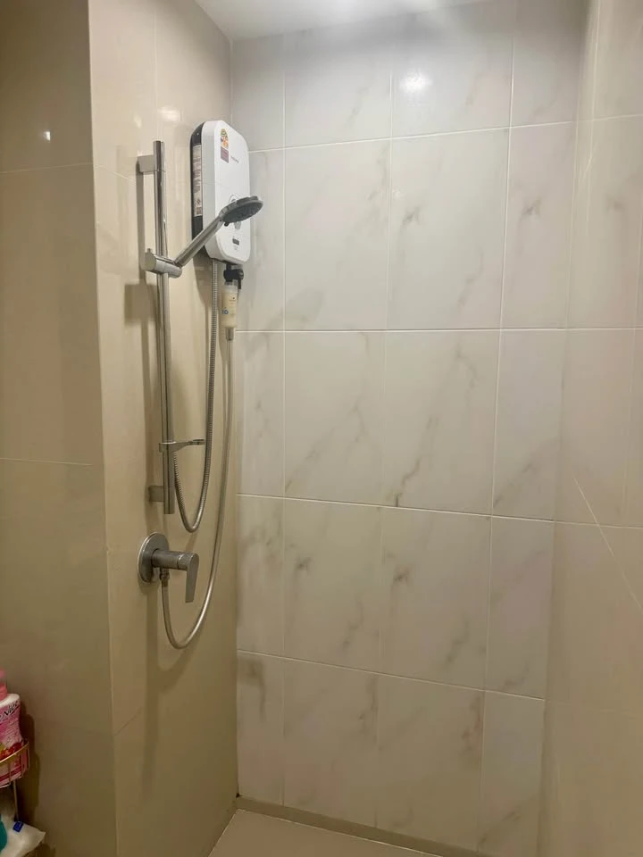 For sale: Aspire Erawan Prime, high floor, beautiful view, quiet, not crowded, fully furnished! Hurry and grab it now!