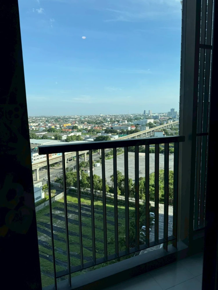 For sale rent:Aspire Erawan Prime,corner room,next to the fire escape,private, open view, overlooking Samut Prakan city,no buildings blocking the view