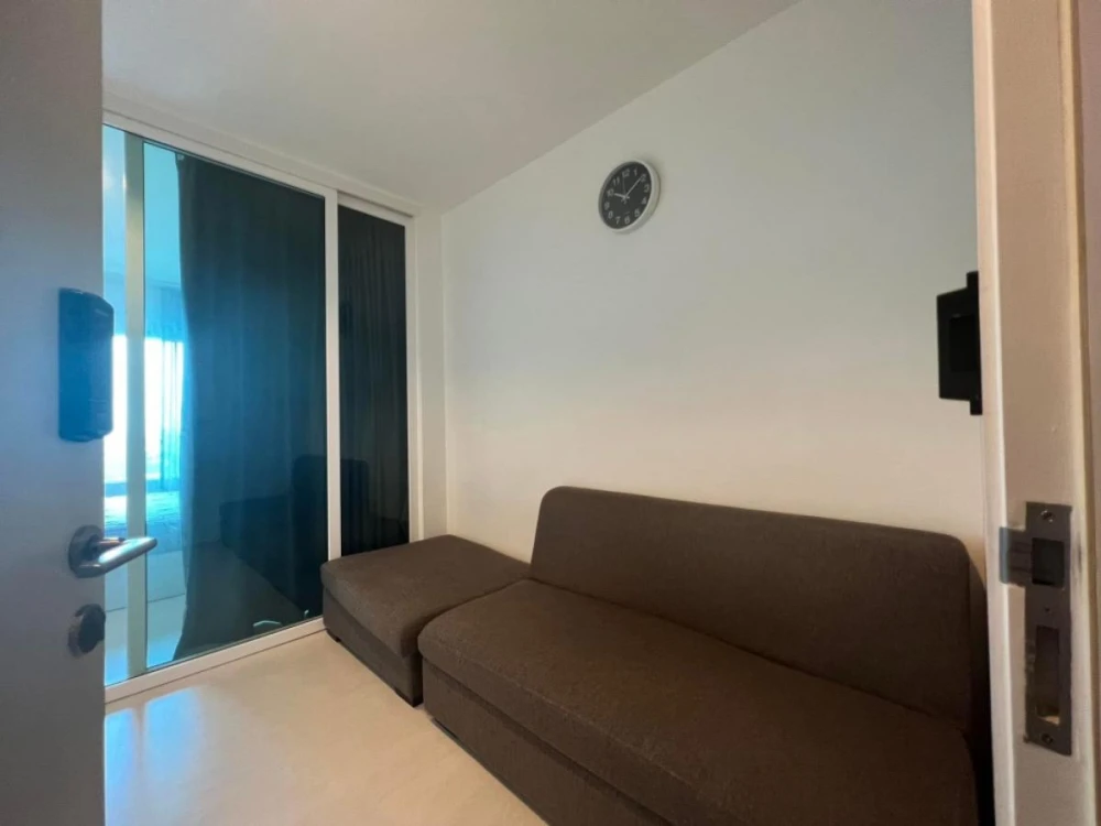 Selling ASPIRE Erawan, 15th floor, unobstructed river view, fully furnished, ready to move in. Book now!