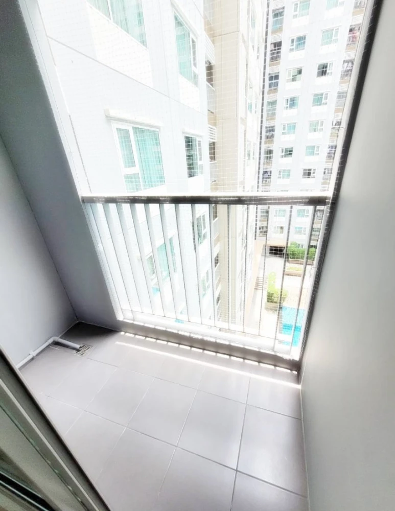 Selling Aspire Erawan, spacious room with lots of usable space, good location, view of the swimming pool, can you not reserve it?
