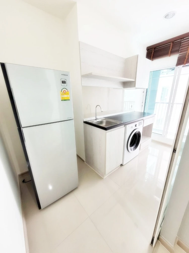 Selling Aspire Erawan, spacious room with lots of usable space, good location, view of the swimming pool, can you not reserve it?