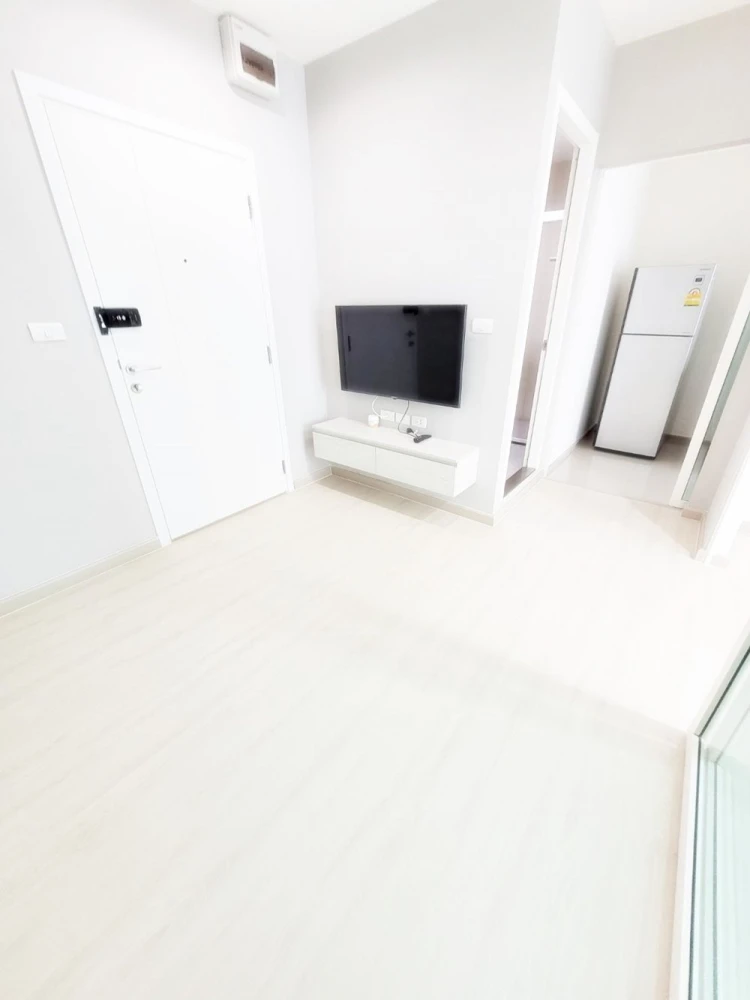 Selling Aspire Erawan, spacious room with lots of usable space, good location, view of the swimming pool, can you not reserve it?