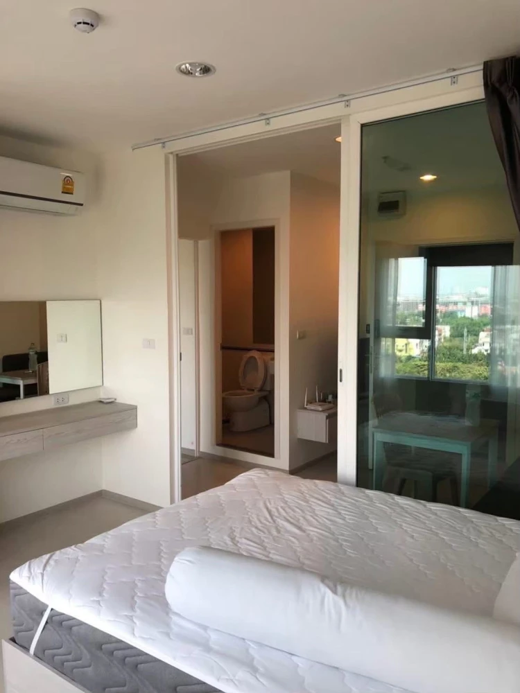 Selling ASPIRE Erawan high-floor unit, fully furnished. Just bring your belongings and move in! Book now before it's too late!