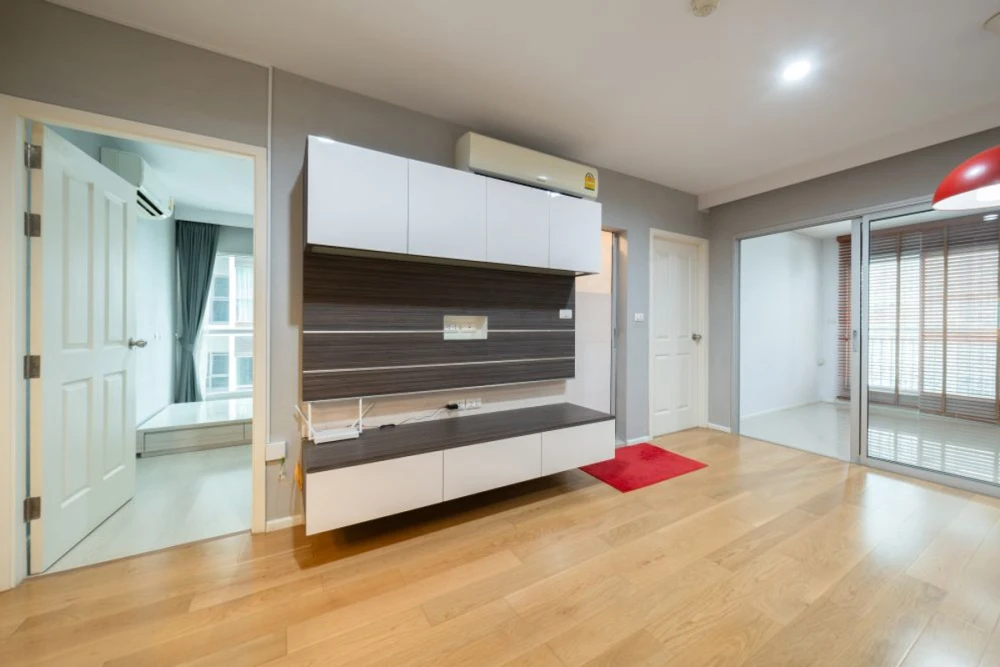 Selling Aspire Rama 9, 16th floor. Spacious and comfortable unit, fully furnished. Interested? Book now! Limited time offer!