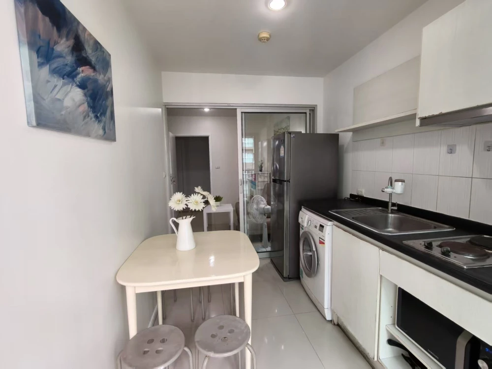 Aspire Rama 9 for sale, spacious room, comfortable. Complete with furniture Hurry and reserve before you miss out.
