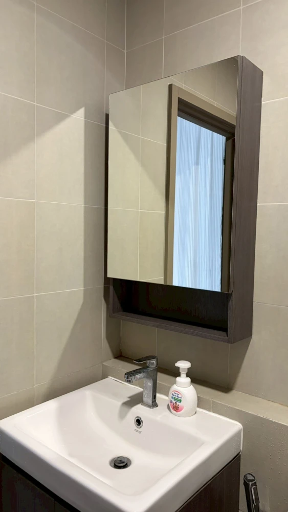 Selling Aspire Rattanathibet - Weston, 11th floor, pool view, good ventilation, not hot, good condition, no water leakage during the rainy season, qui