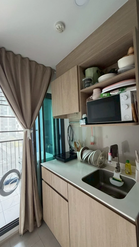 Selling Aspire Rattanathibet - Weston, 11th floor, pool view, good ventilation, not hot, good condition, no water leakage during the rainy season, qui