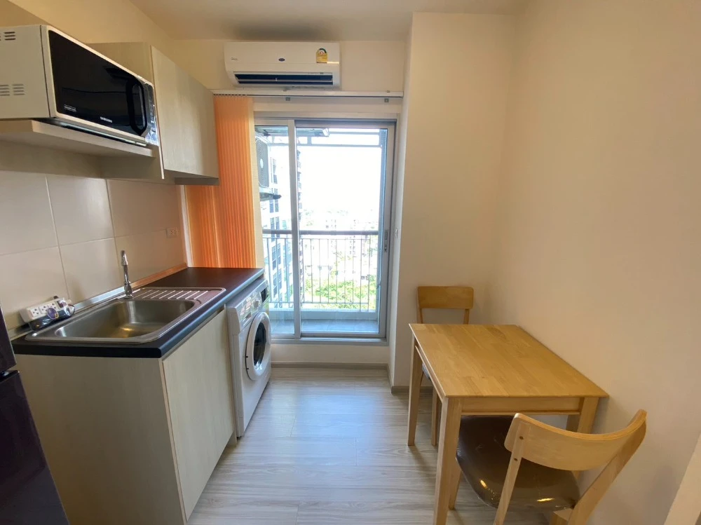 Selling Aspire Rattanathibet 2, 10th floor, pool view, fully furnished, ready to move in. Book now!