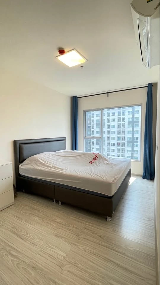 For sale: Aspire Rattanathibet 2, spacious room, lots of usable space, comes with a large sofa, comfortable to sit on, view of the garden, reserve now