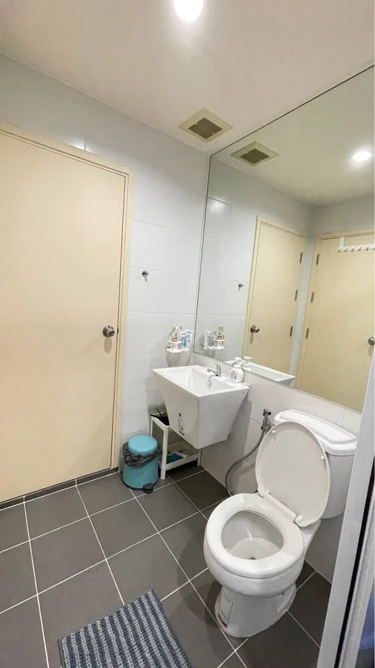 For sale: Aspire Rattanathibet 2, spacious room, lots of usable space, comes with a large sofa, comfortable to sit on, view of the garden, reserve now
