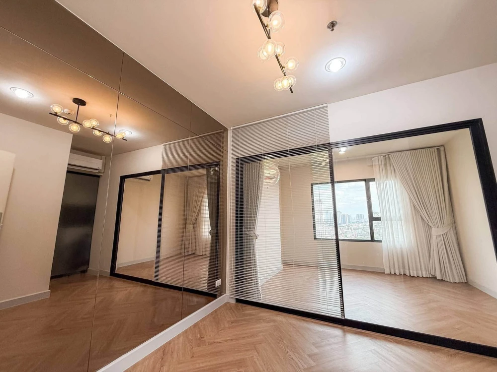 Selling Aspire Sathorn - Taksin (Copper Zone) 1 bedroom, 1 bathroom condo with full amenities. Don't miss out! images