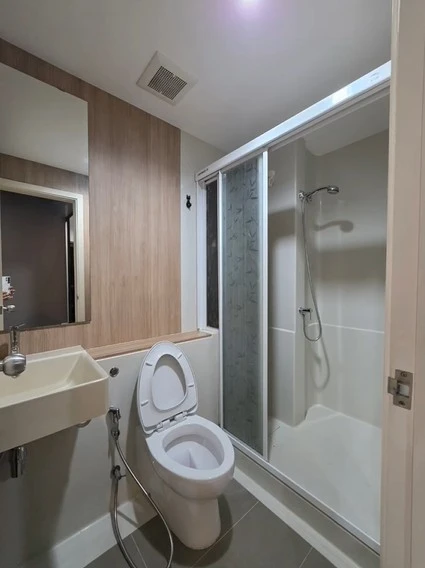 Selling Aspire Sathorn - Taksin (Copper Zone), 14th floor, 1 bedroom unit, fully furnished. Reservation required.