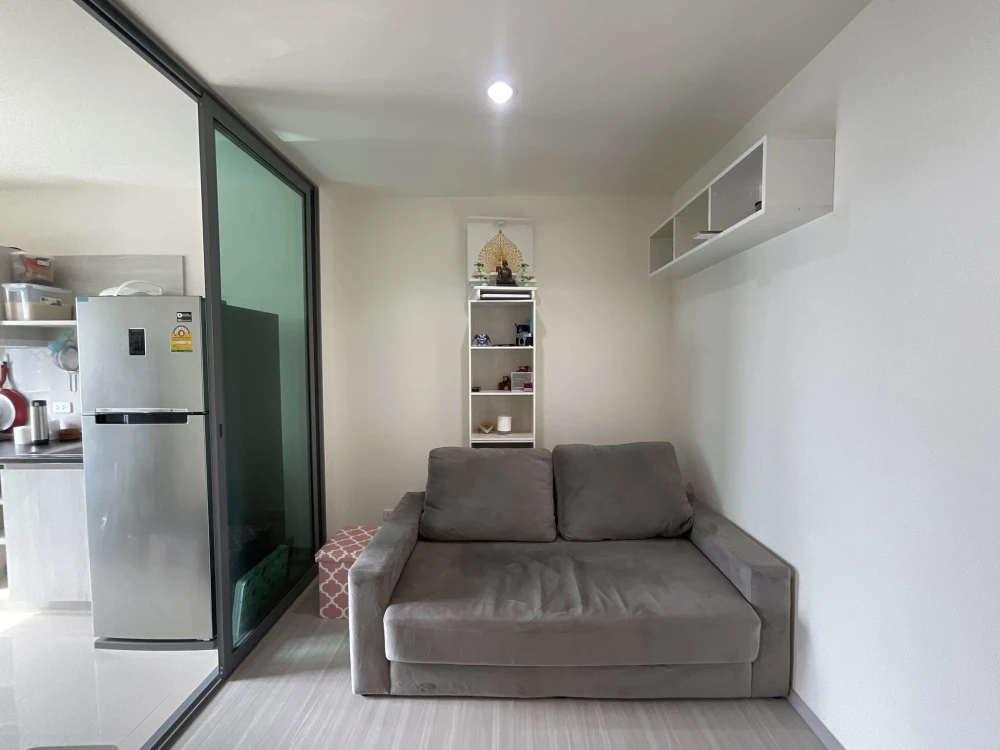 Selling a great-living unit at Aspire Sathorn-Ratchaphruek. Excellent location, unobstructed view. Don't miss this opportunity!