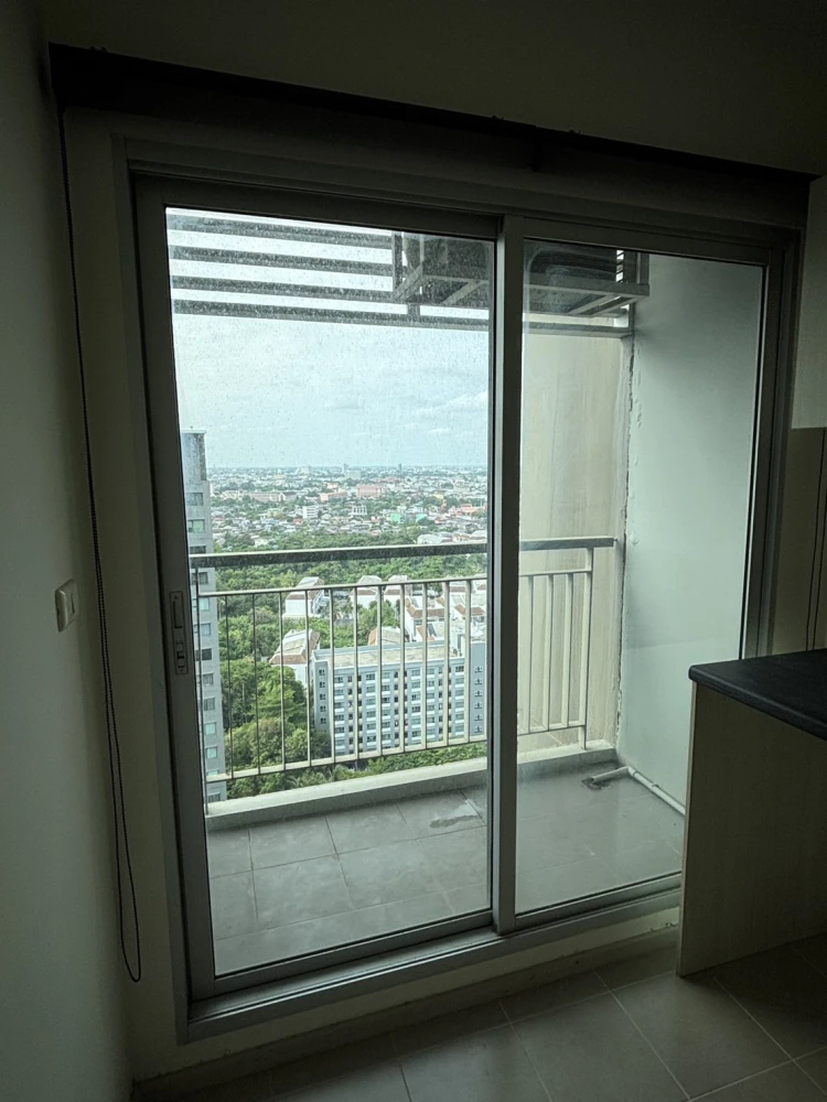 Selling unfurnished high-floor units at Aspire Sathorn-Taksin (Timber Zone). Book now!