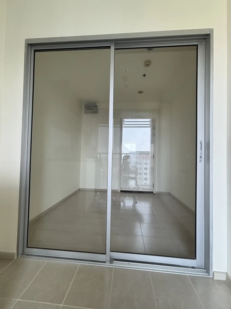 Selling unfurnished high-floor units at Aspire Sathorn-Taksin (Timber Zone). Book now!