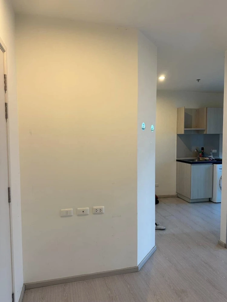 For sale: Aspire Sathorn-Taksin (Timber Zone), empty room, clean, airy, very good condition, washing machine included. Don't miss out!