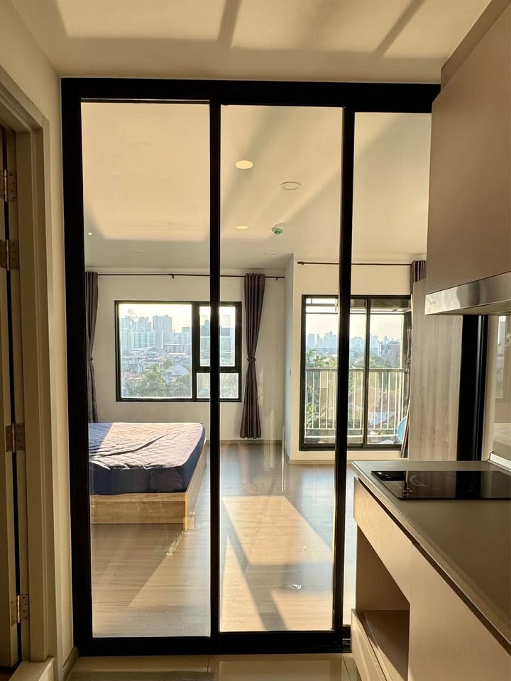 For sale: Aspire Sukhumvit-Onnut, 1 bedroom, 1 bathroom, ready to move in, fully furnished, reserve now, urgent.