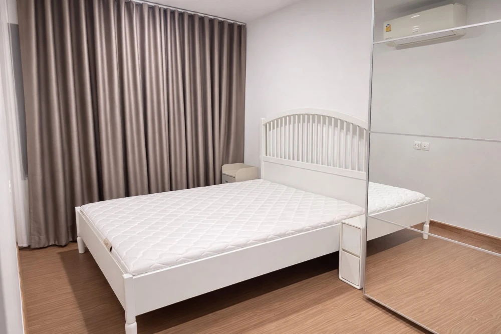 Selling Aspire Sukhumvit-Onnut, 1 bedroom, 1 bathroom unit. Spacious living area, coordinated interior design, fully furnished. Book now!