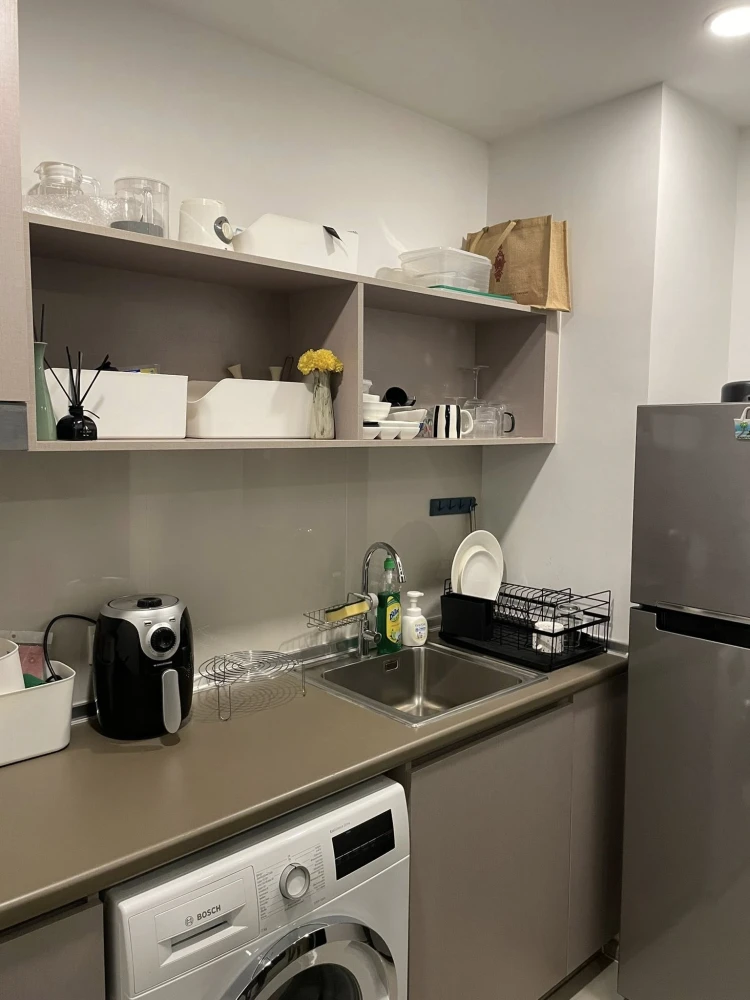 For sale: Aspire Sukhumvit-Onnut, 5th floor, river bend view, fully furnished room, nice to live in. If interested, hurry and reserve now. Don't wait.