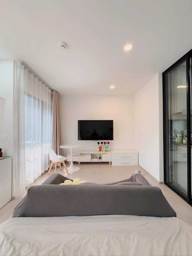 For sale: Aspire Sukhumvit-Onnut, One Bed Plus style, brightly decorated, fully furnished, with appliances. Reserve now.