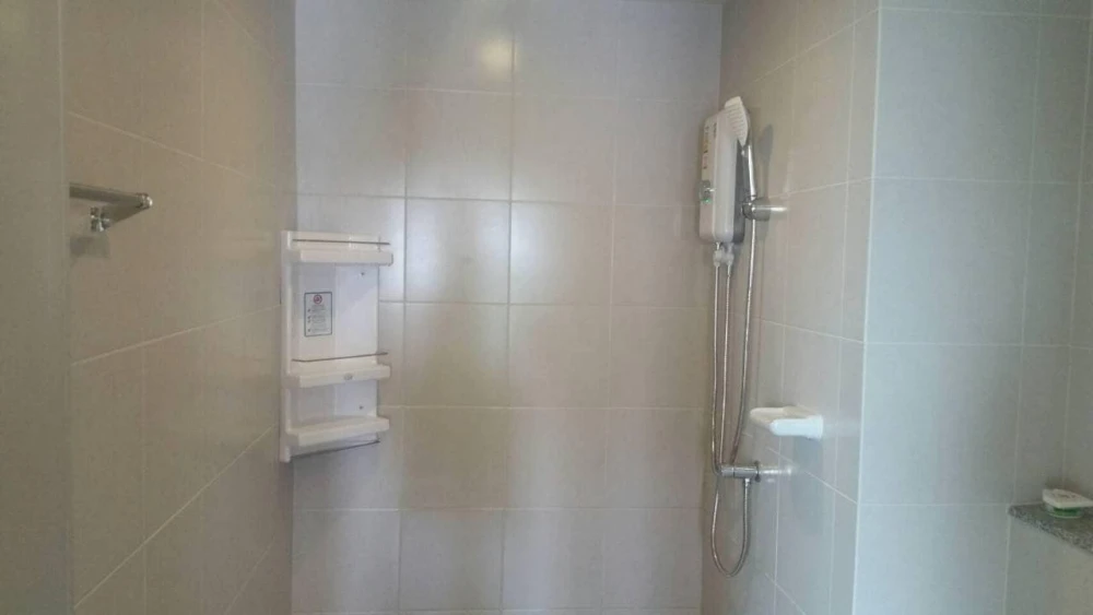 For sale: Aspire Wutthakat, 8th floor, swimming pool view, fully furnished, nice to live in, reserve now, don't miss out.
