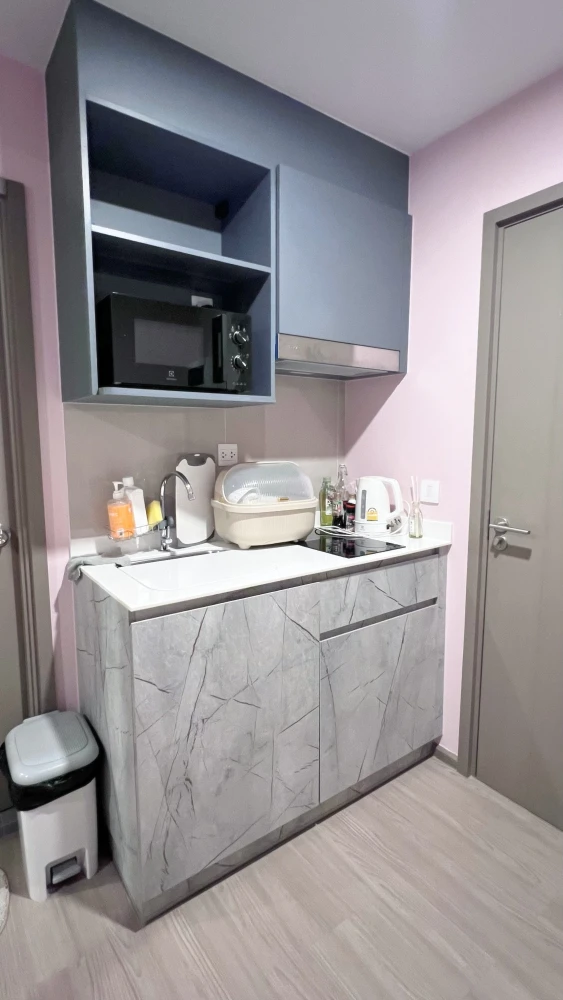 Selling Aspire Ratchayothin, studio room, city view, unfurnished, wallpapered. Hurry, limited availability!