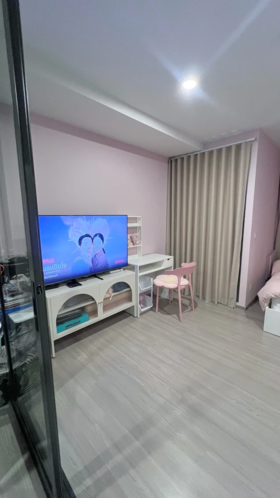 Selling Aspire Ratchayothin, studio room, city view, unfurnished, wallpapered. Hurry, limited availability!