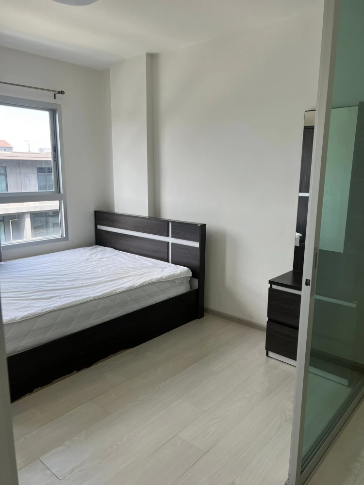 Selling Aspire Ladprao 113, 5th floor unit. Excellent location, very convenient transportation. You definitely need to reserve this one!