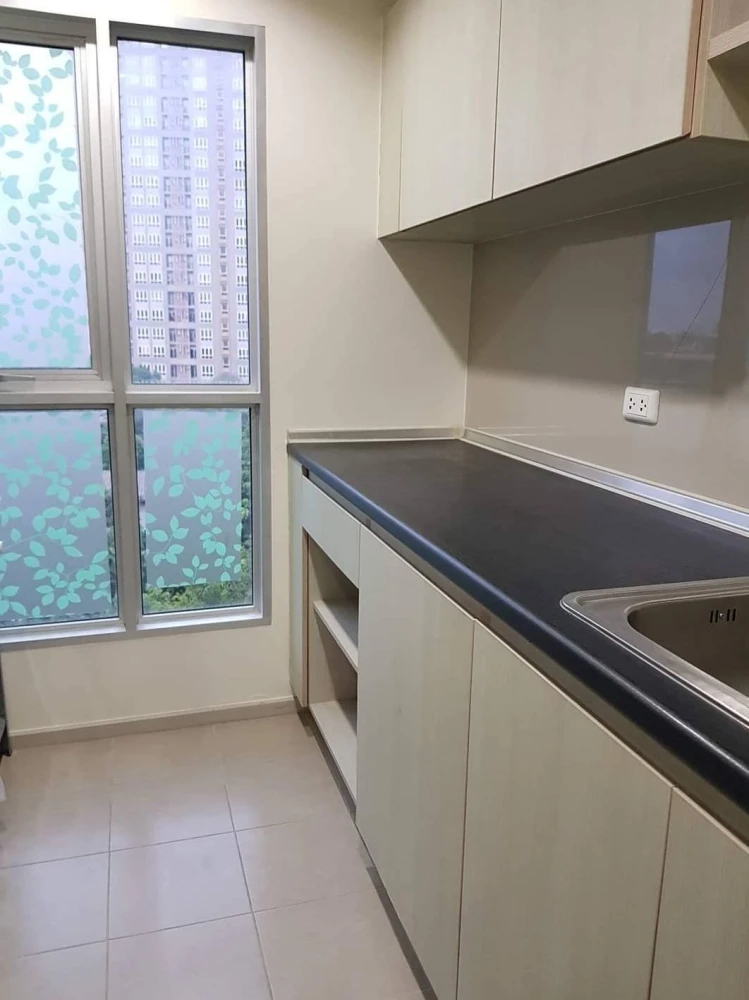 Selling Aspire Sathorn-Taksin Timber Zone, corner room with privacy, 5th floor, not very high, hurry to own it.