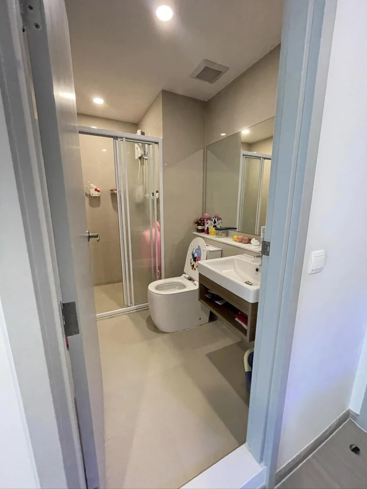 For sale Aspire Sukhumvit-On Nut The room is divided into proportions. Good atmosphere, quiet. Ready to move in. Move quickly.