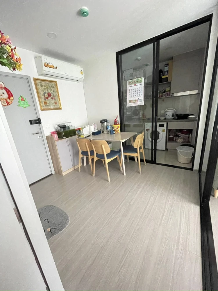 For sale Aspire Sukhumvit-On Nut The room is divided into proportions. Good atmosphere, quiet. Ready to move in. Move quickly.