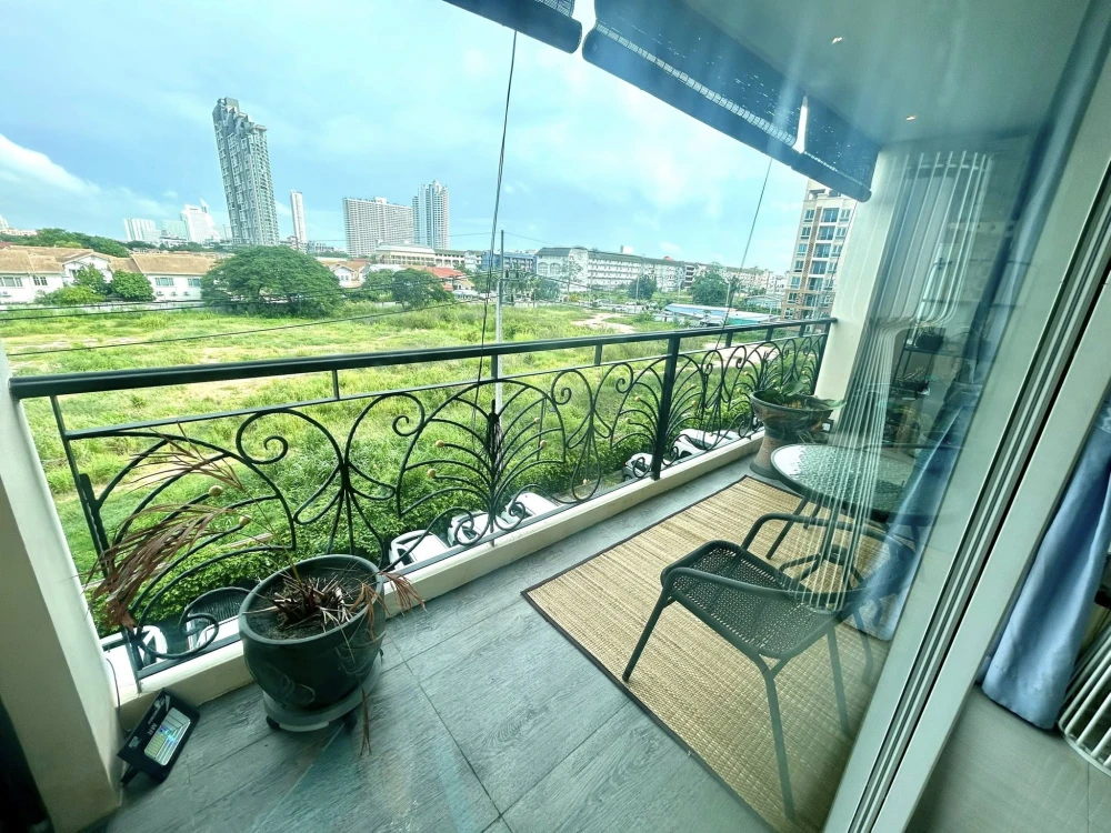 For sale: Atlantis Condo Resort Pattaya, spacious and comfortable room, fully furnished + electrical appliances, book now before you miss out!!
