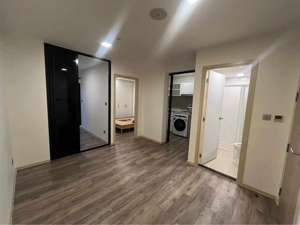 For sale: Atmoz Chaengwattana, large room, 2 bedrooms, 1 bathroom, full of amenities, very worth booking.