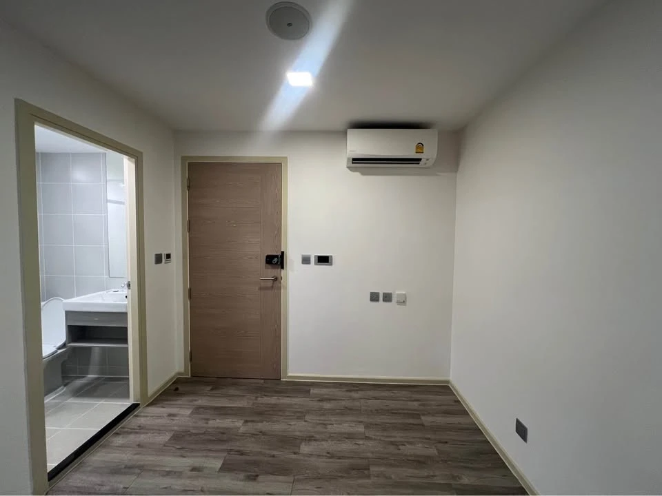 For sale: Atmoz Chaengwattana, large room, 2 bedrooms, 1 bathroom, full of amenities, very worth booking.