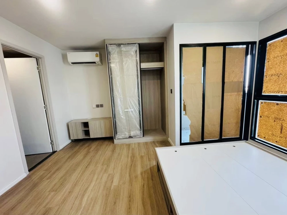 Selling Atmoz Flow Minbur condo, ready to move in. Just bring your belongings; furniture included.