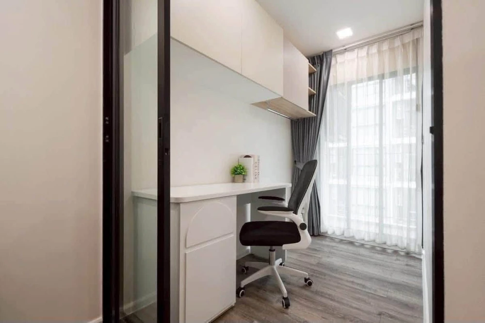 Selling Atmoz Ratchada-Huai Khwang condo. Beautifully decorated, stylish and very livable. Book now!