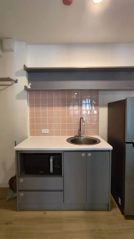 Selling Attitude BU unit on the 4th floor, fully furnished with complete amenities and common areas. Book now!