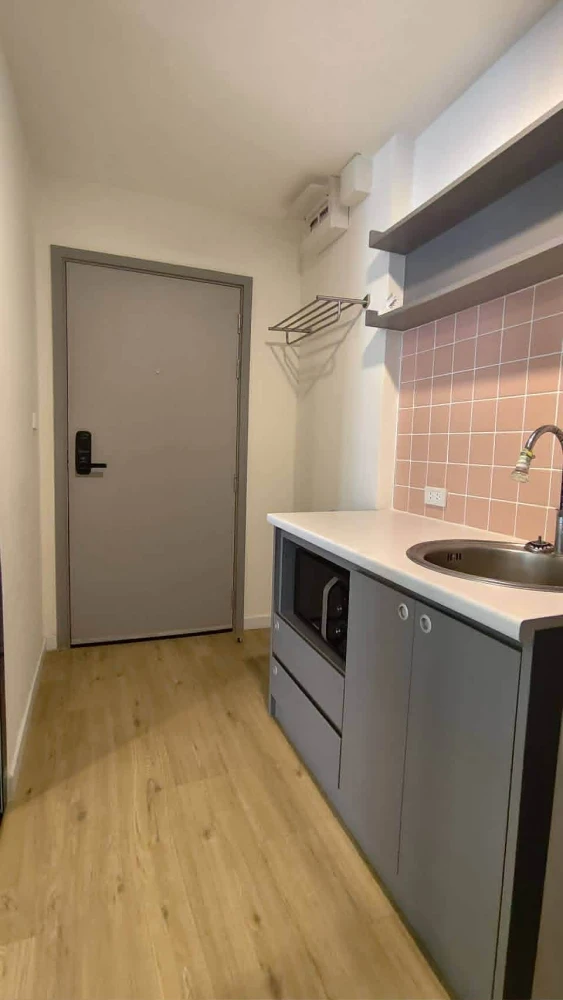 Selling Attitude BU unit on the 4th floor, fully furnished with complete amenities and common areas. Book now!