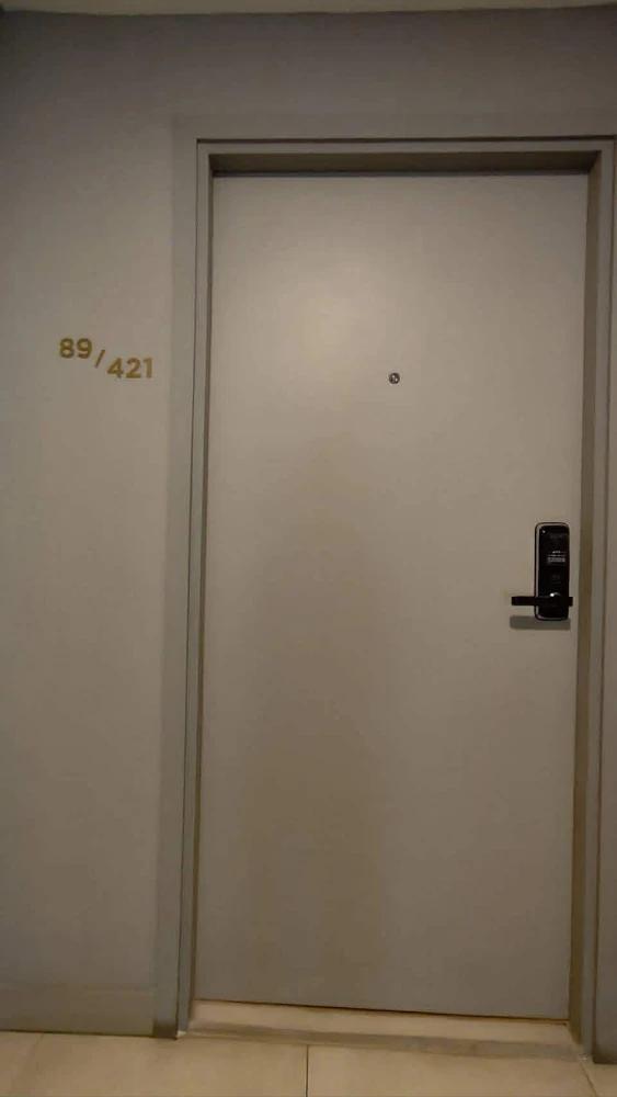 Selling Attitude BU unit on the 4th floor, fully furnished with complete amenities and common areas. Book now!