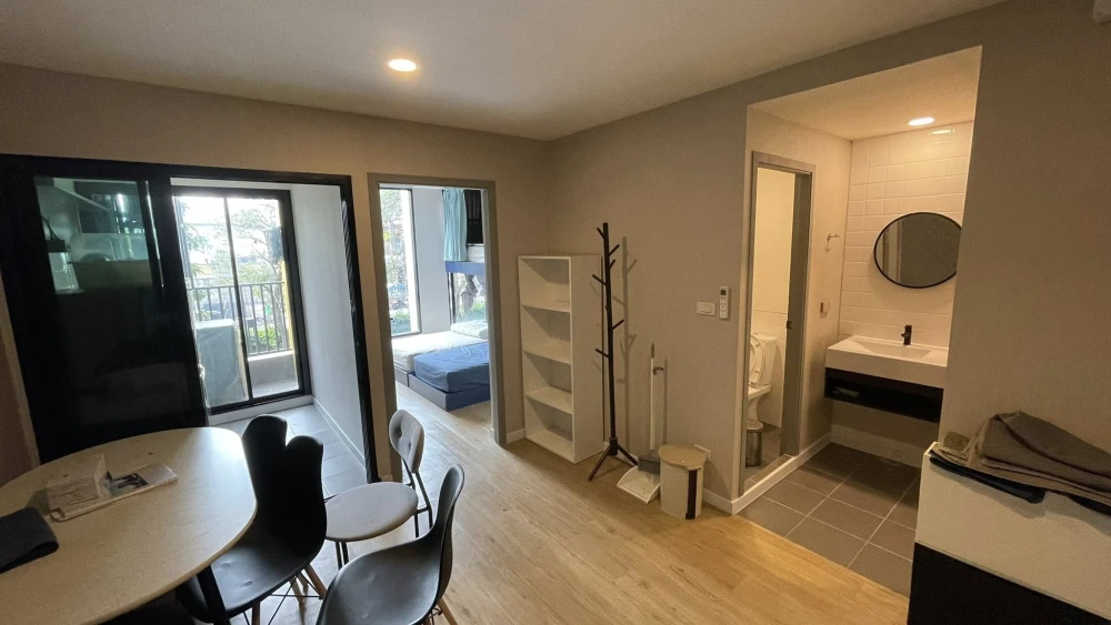 For sale: Attitude BU, a lovely room with a built-in bed and excellent wallpaper. Fully furnished. Don't miss out on this great deal!