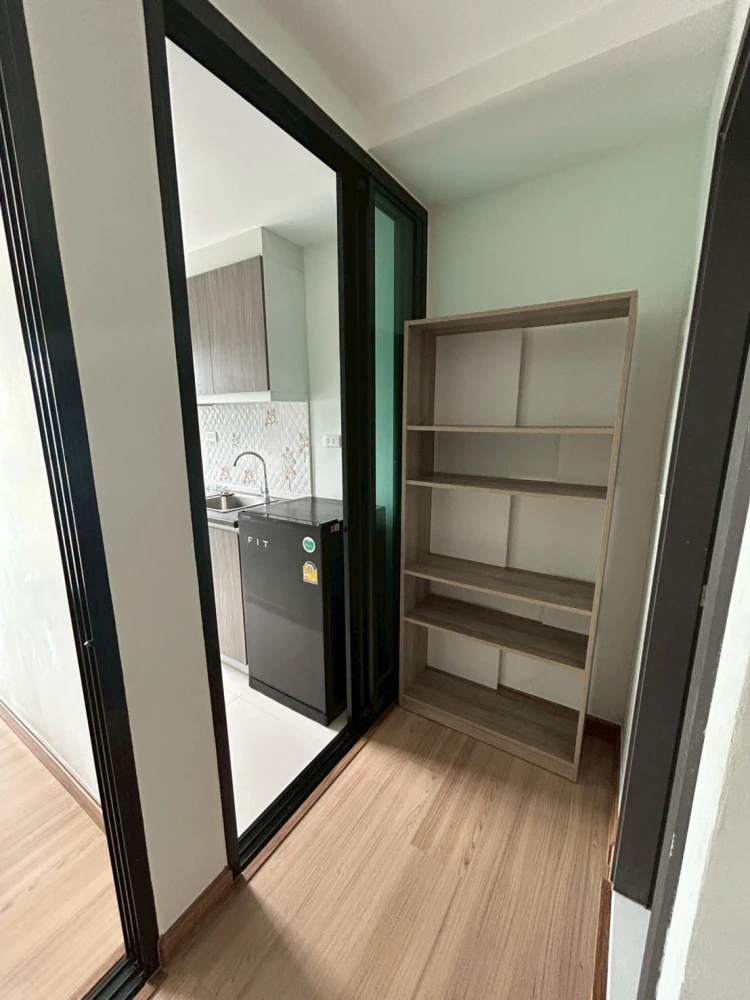 For sale: B-Loft Lite Sukhumvit 107, size 28 sq m., room at the front of the building, no buildings blocking the view, rooms are clearly divided into