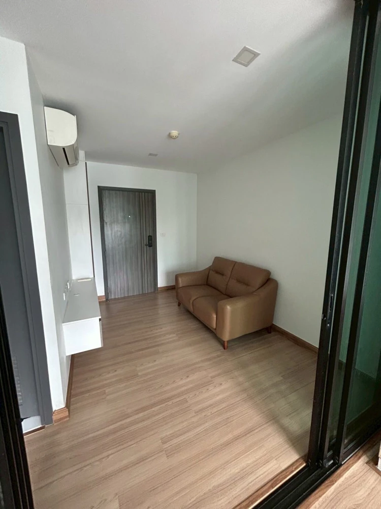 For sale: B-Loft Lite Sukhumvit 107, size 28 sq m., room at the front of the building, no buildings blocking the view, rooms are clearly divided into