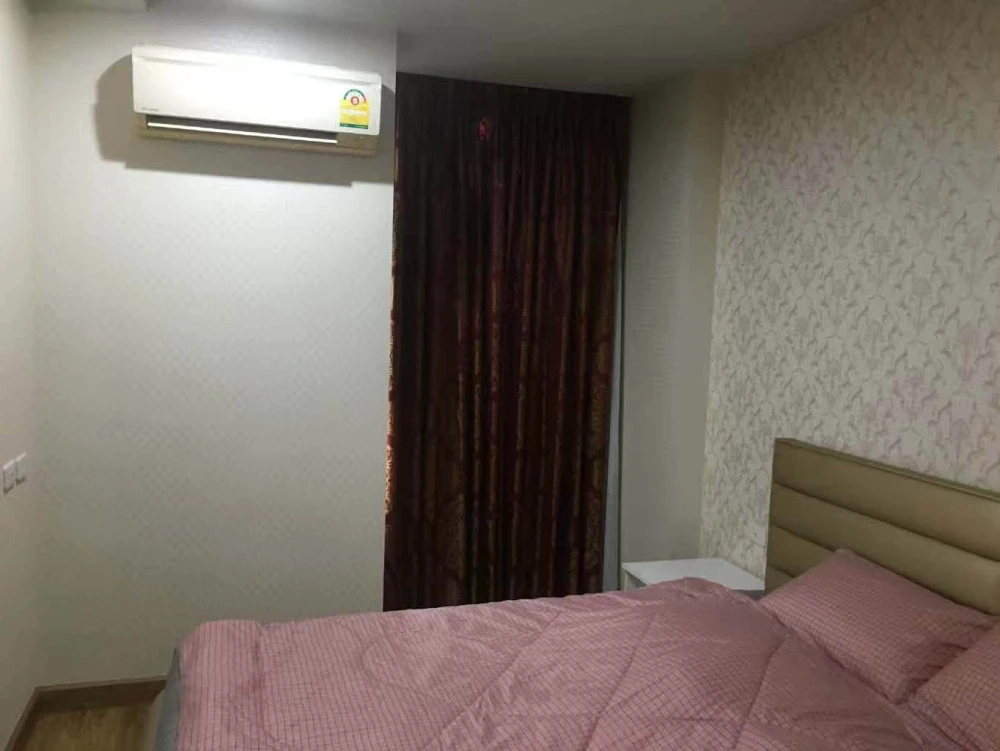 Selling Baan Navatara Condominium, 4th floor unit, with high-quality wallpaper and complete amenities. Book now! images