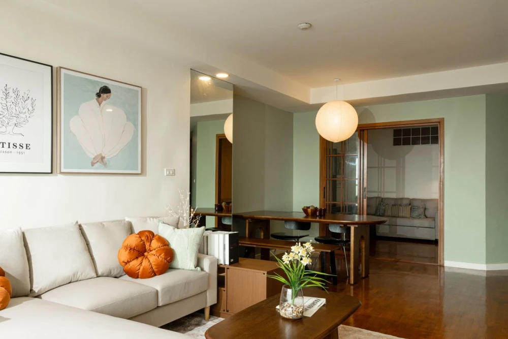 Baan-Nonsi for sale, spacious room, lots of usable space, decorated in a stylish tone, comes with complete furniture, good like this, don't miss it.