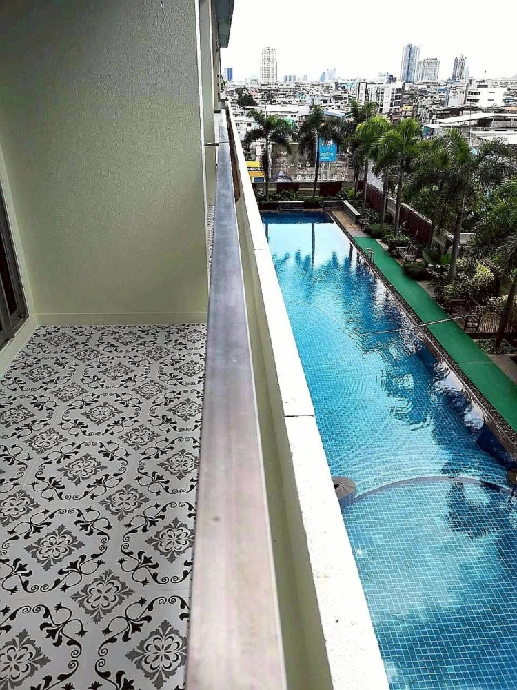 Baan-Nonsi for sale, spacious room with plenty of usable space, good location, comes with complete facilities. Good like this, hurry and reserve now.