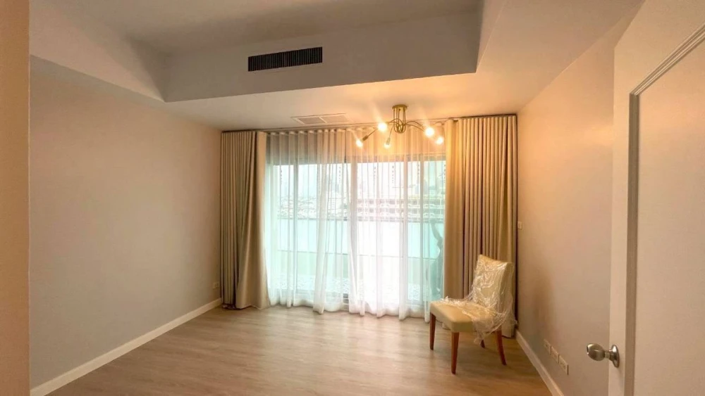 Baan-Nonsi for sale, spacious room with plenty of usable space, good location, comes with complete facilities. Good like this, hurry and reserve now.