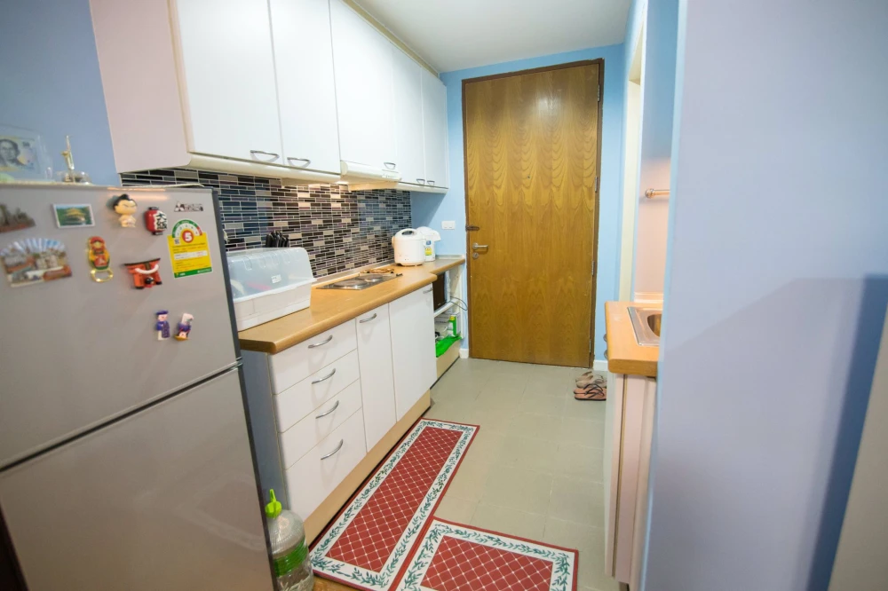 Baan-Nonsi Studio for sale, spacious living space, great location, fully furnished, reserve now!