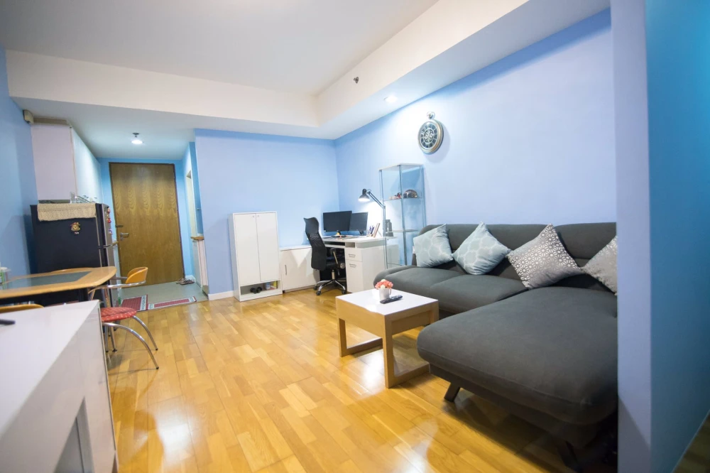 Baan-Nonsi Studio for sale, spacious living space, great location, fully furnished, reserve now!